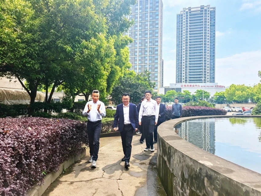 houtu news Government staff visits.jpg houtu news Government staff visits.jpg
